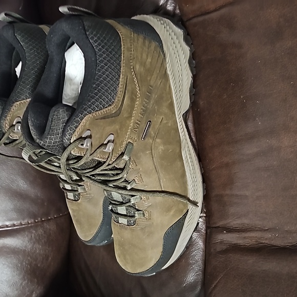 Merrell boots - Picture 3 of 5